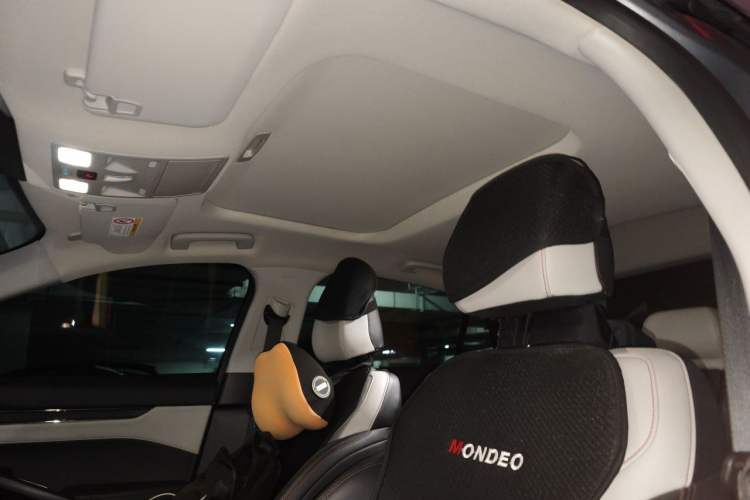 Used Ford Mondeo 2022 EcoBoost 245 Luxury Model Headliner