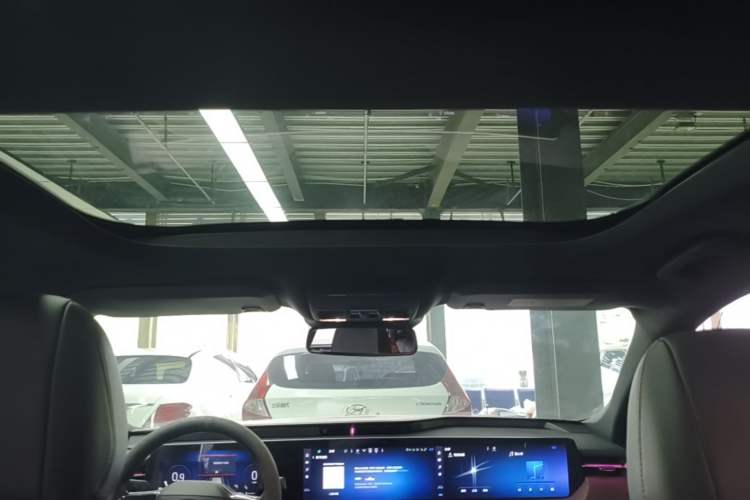 Used Ford Mondeo 2022 Facelifted EcoBoost 245 Ultimate Edition Headliner