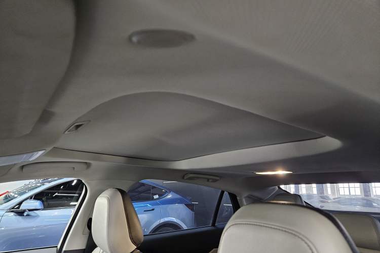 Used Ford Mondeo 2022 EcoBoost 245 Luxury Model Headliner