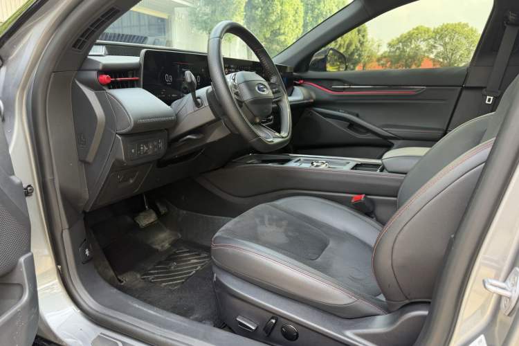 Used Ford Mondeo 2022 Facelift EcoBoost 245 ST-Line Interior 13