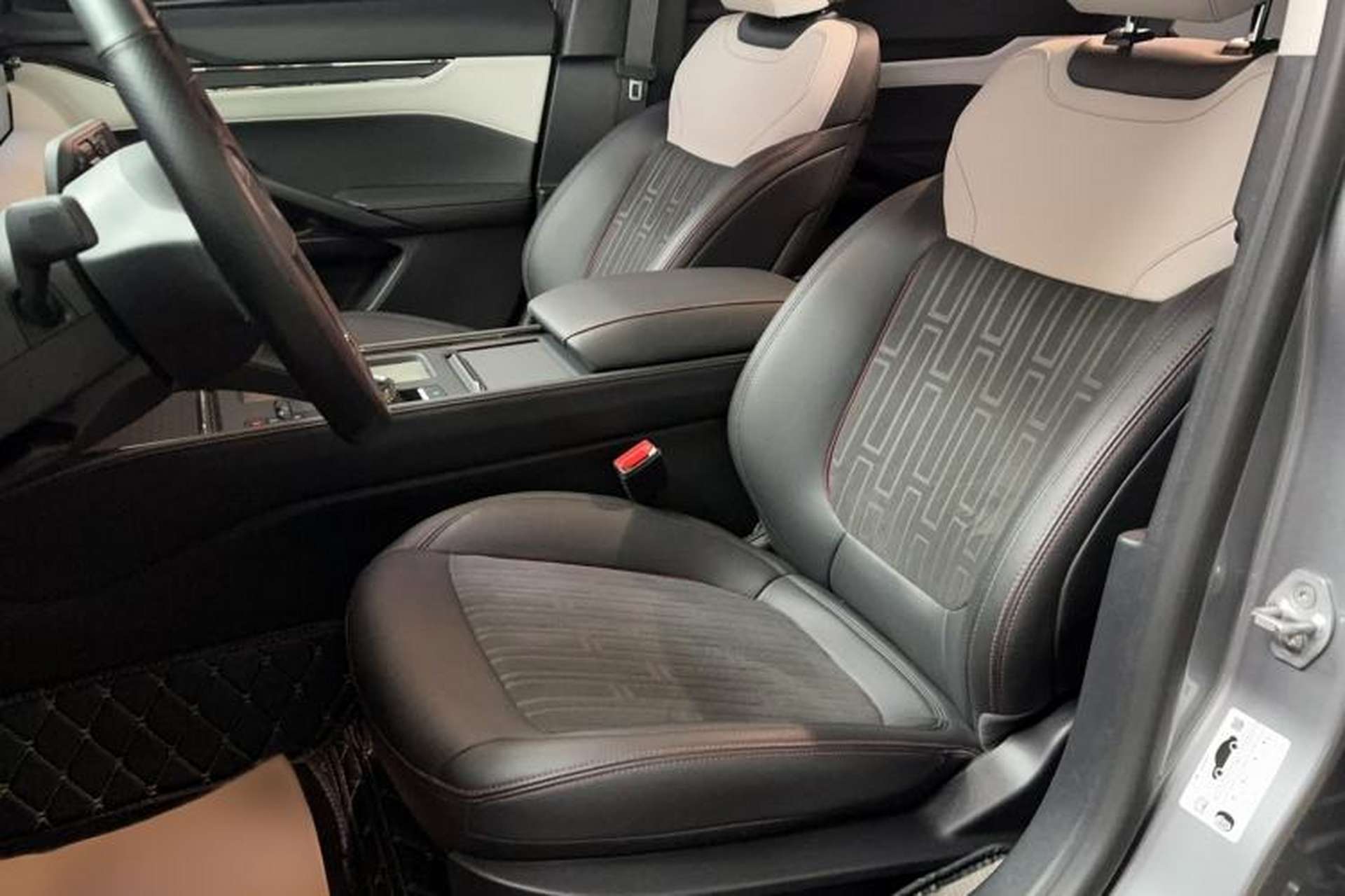 Used Ford Mondeo 2022 Restyled EcoBoost 245 Luxury Version Interior 2