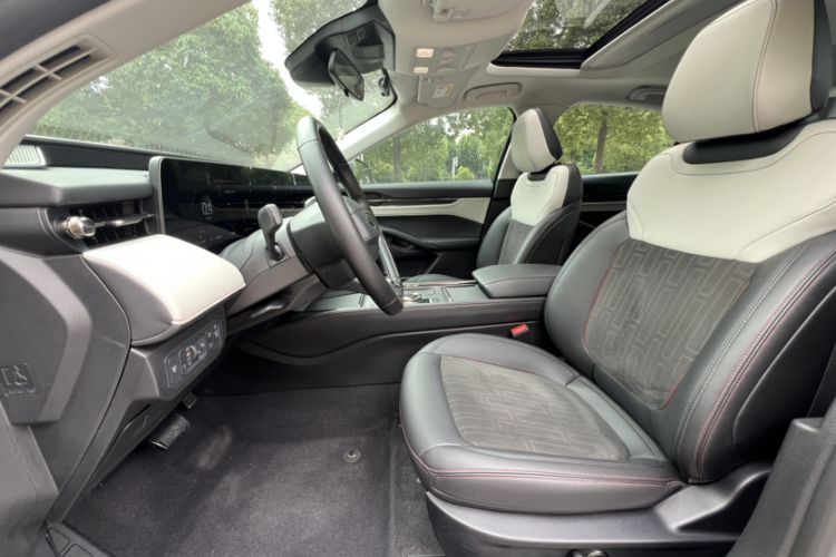 Used Ford Mondeo 2022 Restyled EcoBoost 245 Luxury Version Interior 3