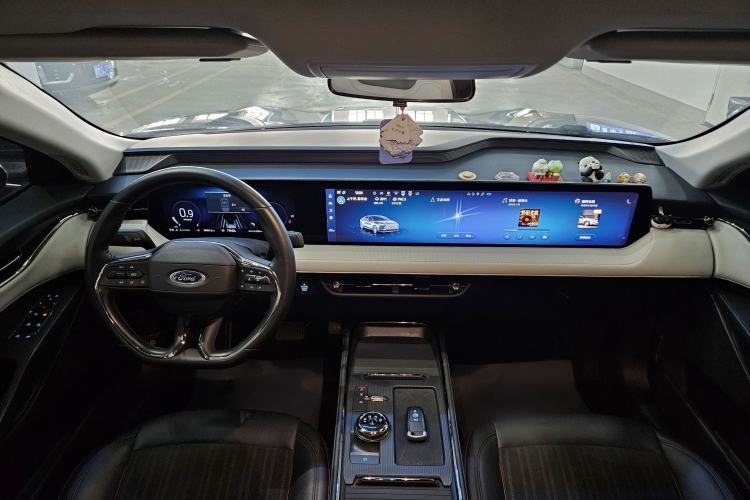 Used Ford Mondeo 2022 EcoBoost 245 Luxury Model Interior 3