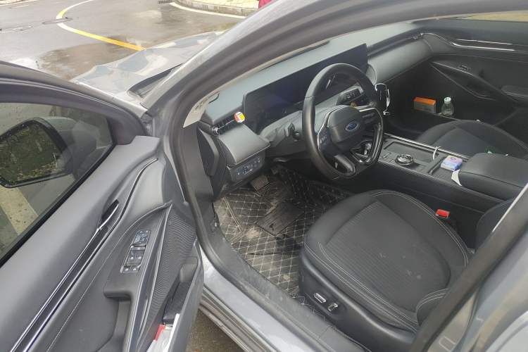 Used Ford Mondeo 2022 EcoBoost 245 Fashion Edition Interior 3