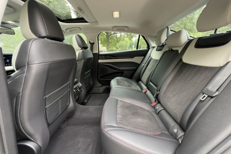 Used Ford Mondeo 2022 Restyled EcoBoost 245 Luxury Version Interior 4
