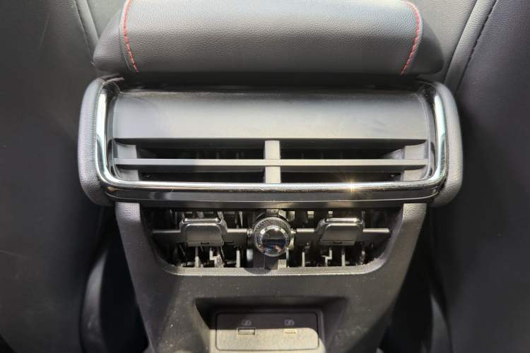 Used Ford Mondeo 2022 Facelift EcoBoost 245 ST-Line Interior 8