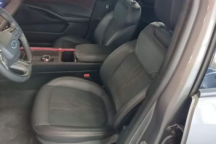 Used Ford Mondeo 2022 Facelifted EcoBoost 245 Ultimate Edition Left Front Seat