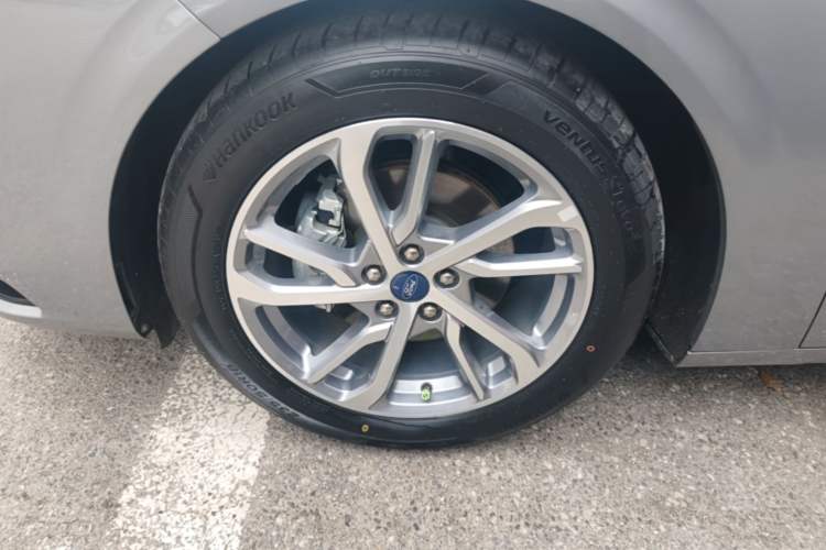 Used Ford Mondeo 2022 Restyled EcoBoost 245 Luxury Version Left Front Wheel Hub