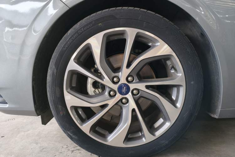 Used Ford Mondeo 2022 EcoBoost 245 Ultimate Model Left Front Wheel Hub