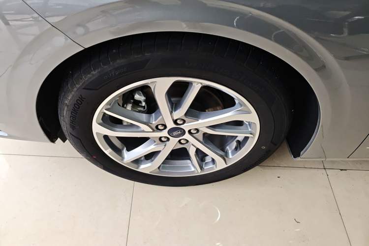 Used Ford Mondeo 2022 Restyled EcoBoost 245 Luxury Version Left Front Wheel Hub