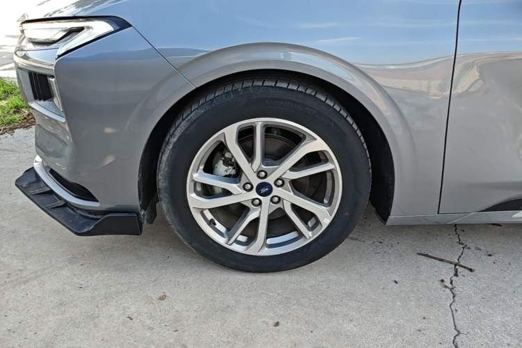 Used Ford Mondeo 2022 Restyled EcoBoost 245 Luxury Version Left Front Wheel Hub