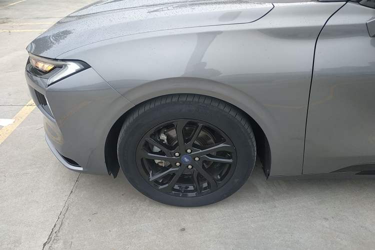 Used Ford Mondeo 2022 Restyled EcoBoost 245 Luxury Version Left Front Wheel Hub