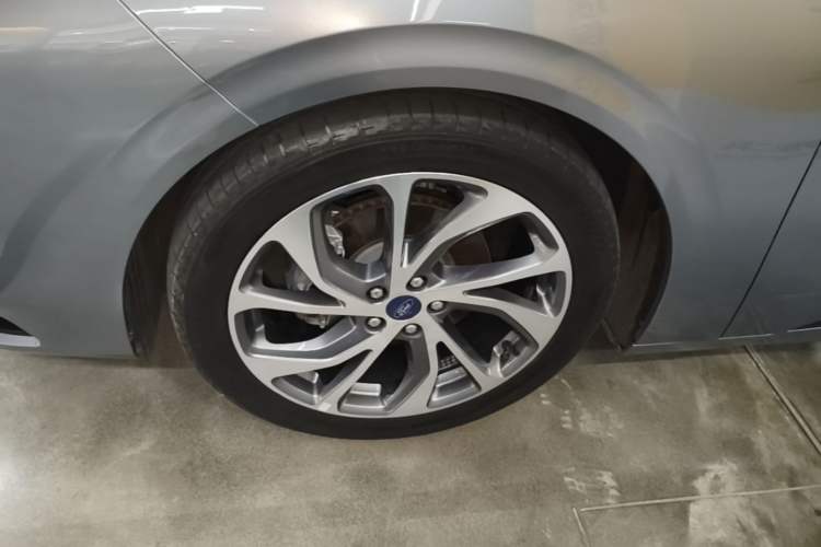 Used Ford Mondeo 2022 Facelifted EcoBoost 245 Ultimate Edition Left Front Wheel Hub