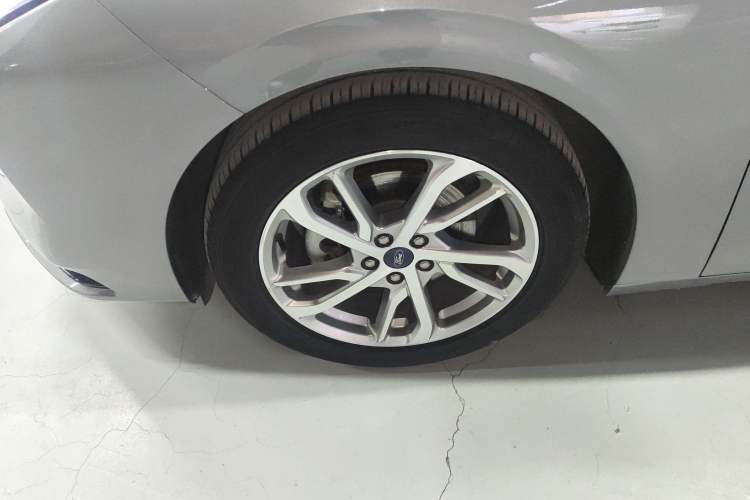 Used Ford Mondeo 2022 Restyled EcoBoost 245 Luxury Version Left Front Wheel Hub