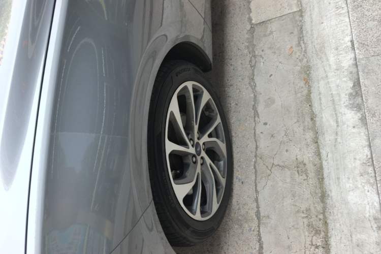 Used Ford Mondeo 2022 Facelifted EcoBoost 245 Ultimate Edition Left Front Wheel Hub