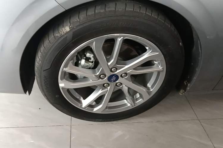 Used Ford Mondeo 2022 Restyled EcoBoost 245 Luxury Version Left Front Wheel Hub