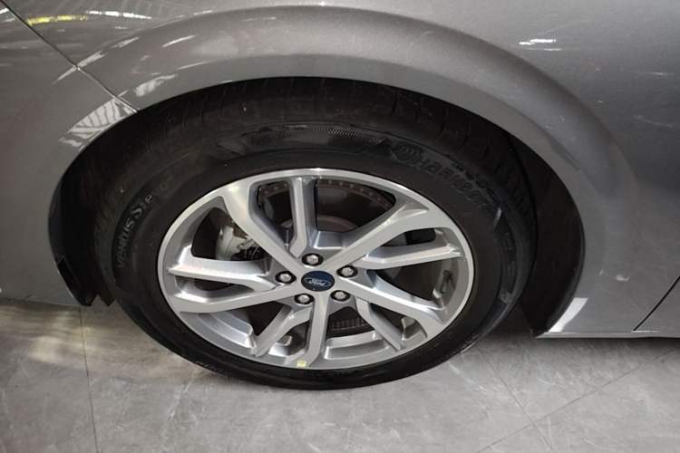 Used Ford Mondeo 2022 Restyled EcoBoost 245 Luxury Version Left Front Wheel Hub