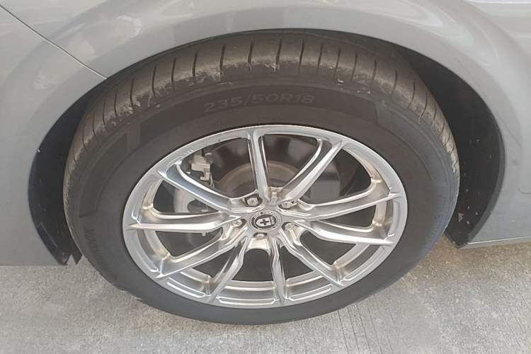 Used Ford Mondeo 2022 Restyled EcoBoost 245 Luxury Version Left Front Wheel Hub