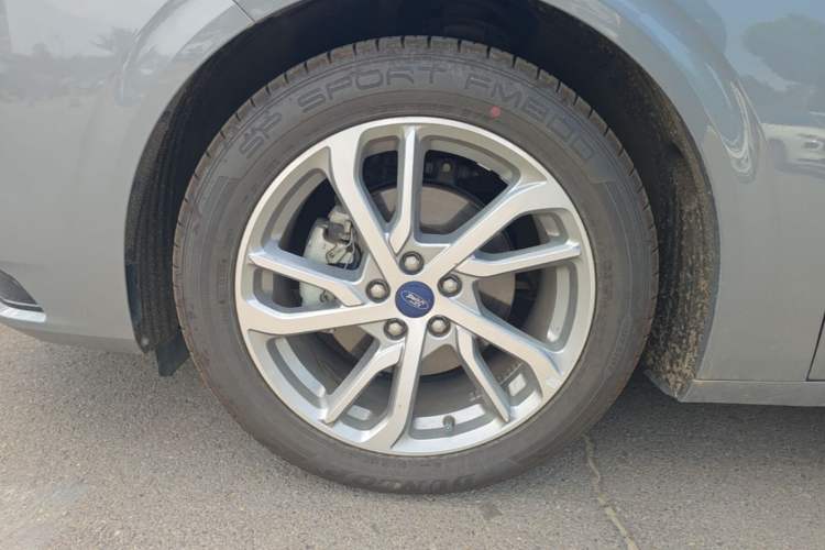 Used Ford Mondeo 2022 Restyled EcoBoost 245 Luxury Version Left Front Wheel Hub