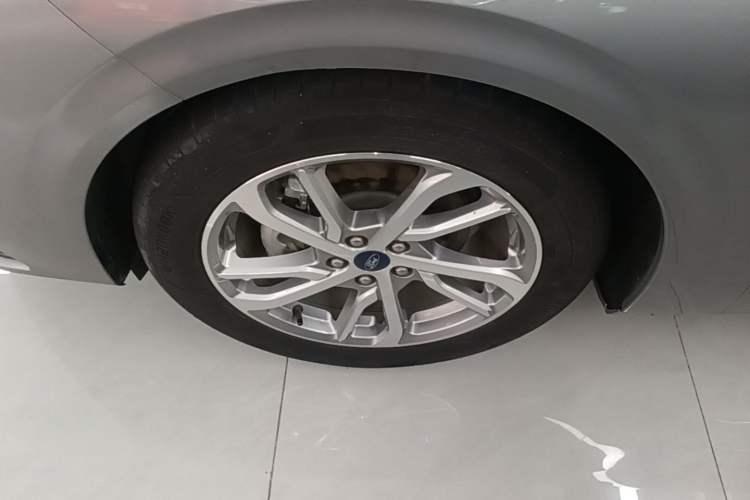Used Ford Mondeo 2022 Restyled EcoBoost 245 Luxury Version Left Front Wheel Hub
