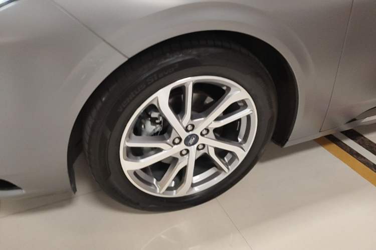 Used Ford Mondeo 2022 Restyled EcoBoost 245 Luxury Version Left Front Wheel Hub
