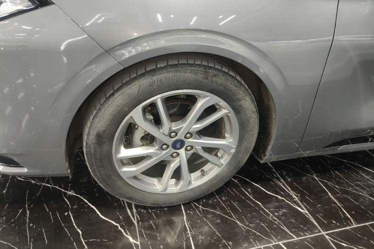 Used Ford Mondeo 2022 EcoBoost 245 Luxury Model Left Front Wheel Hub
