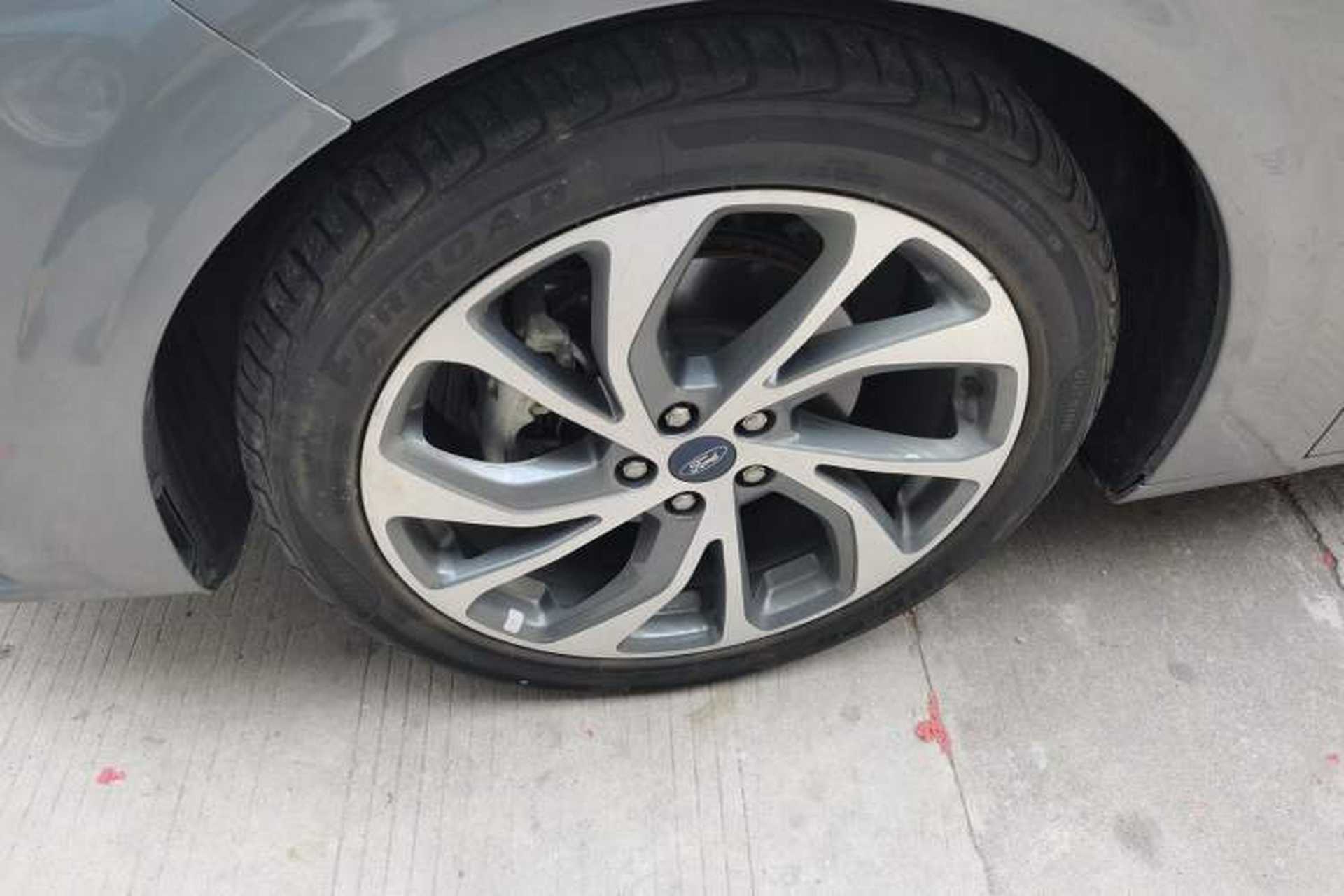 Used Ford Mondeo 2022 Facelifted EcoBoost 245 Ultimate Edition Left Front Wheel Hub