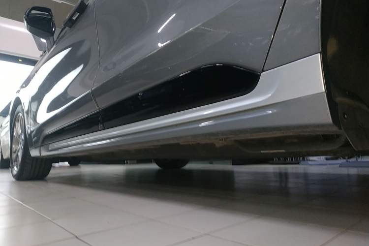 Used Ford Mondeo 2022 Restyled EcoBoost 245 Luxury Version Left Side Sill