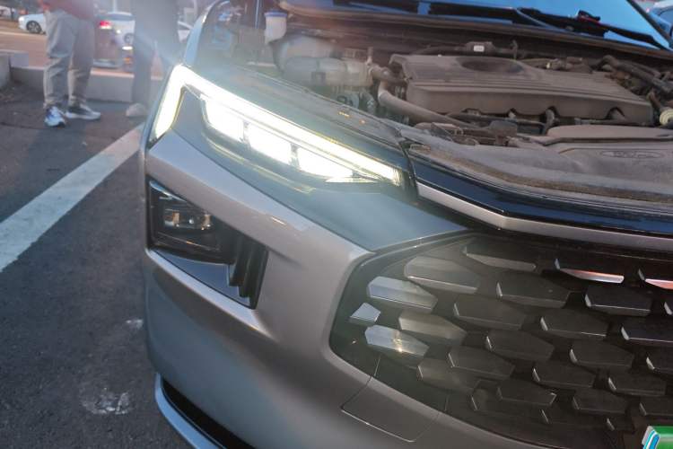 Used Ford Mondeo 2022 Restyled EcoBoost 245 Luxury Version Right Front Headlight