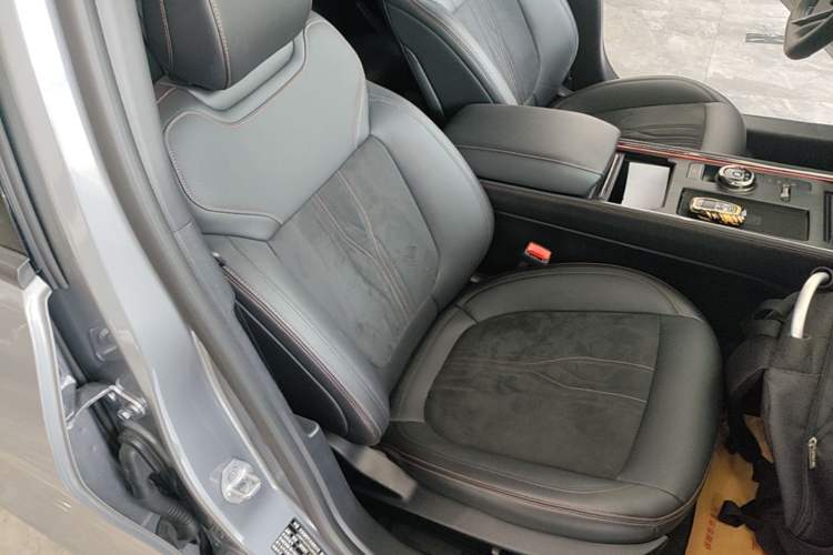 Used Ford Mondeo 2022 Facelifted EcoBoost 245 Ultimate Edition Right Front Seat