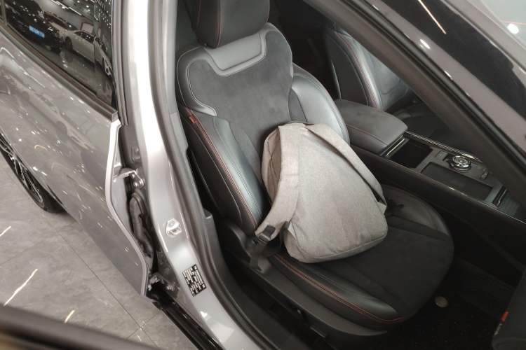 Used Ford Mondeo 2022 EcoBoost 245 ST-Line Right Front Seat