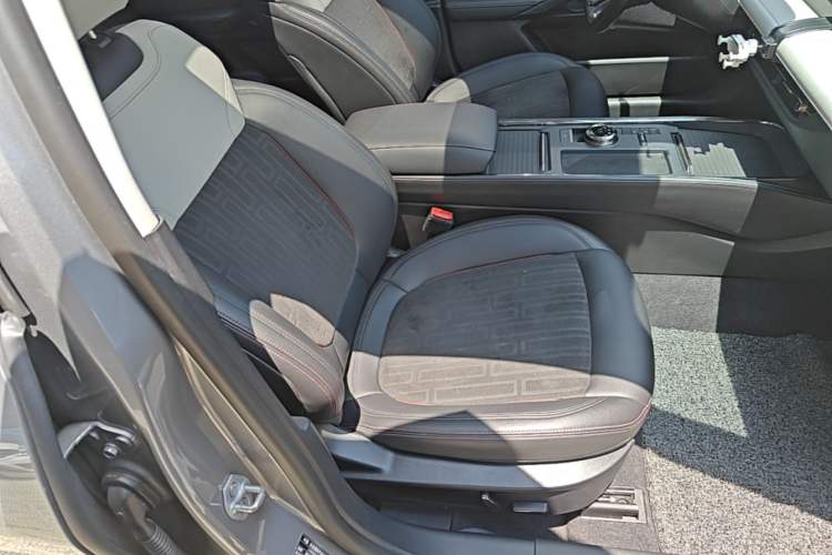 Used Ford Mondeo 2022 Restyled EcoBoost 245 Luxury Version Right Front Seat