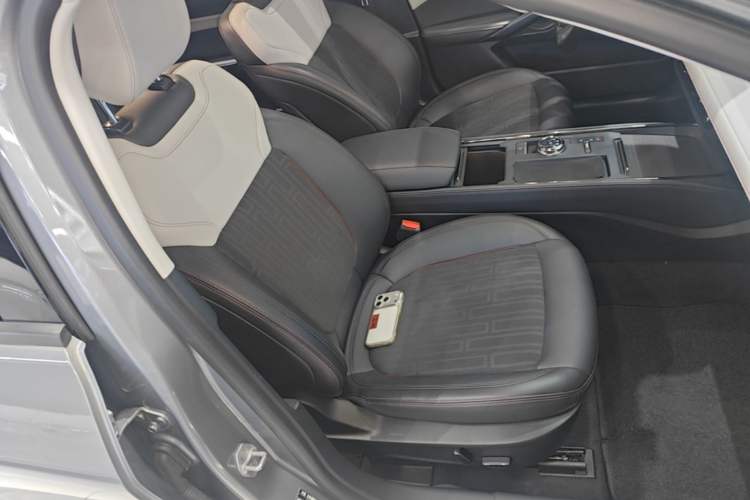 Used Ford Mondeo 2022 Restyled EcoBoost 245 Luxury Version Right Front Seat
