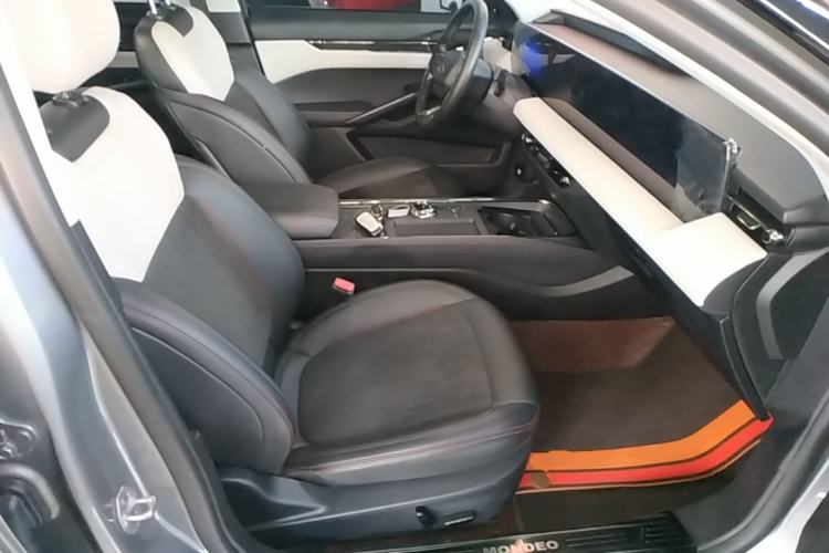 Used Ford Mondeo 2022 EcoBoost 245 Luxury Model Right Front Seat