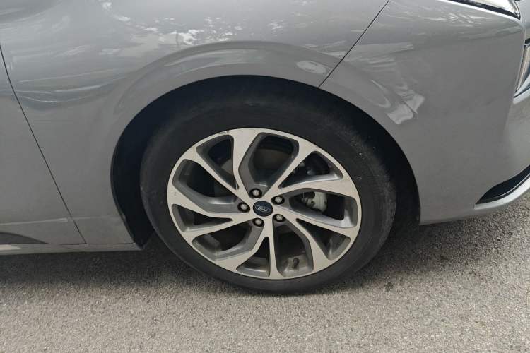 Used Ford Mondeo 2022 Facelifted EcoBoost 245 Ultimate Edition Right Front Wheel Hub