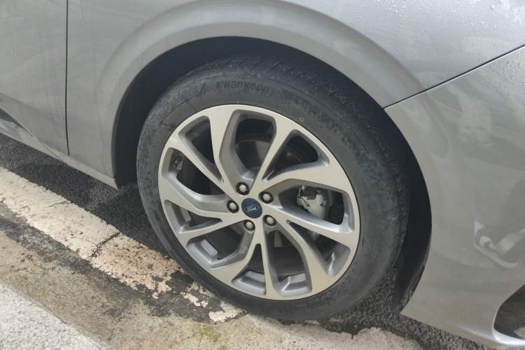 Used Ford Mondeo 2022 Facelifted EcoBoost 245 Ultimate Edition Right Front Wheel Hub