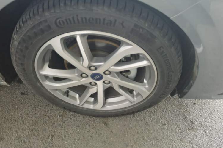 Used Ford Mondeo 2022 Restyled EcoBoost 245 Luxury Version Right Front Wheel Hub
