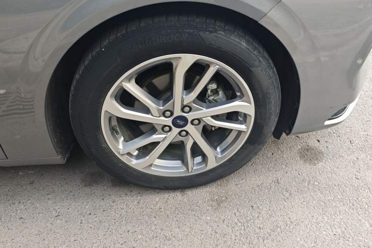 Used Ford Mondeo 2022 EcoBoost 245 Luxury Model Right Front Wheel Hub