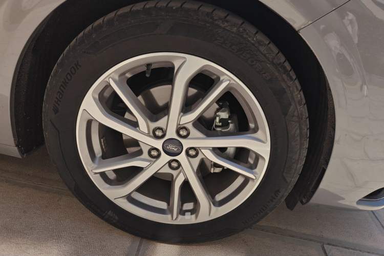 Used Ford Mondeo 2022 Restyled EcoBoost 245 Luxury Version Right Front Wheel Hub