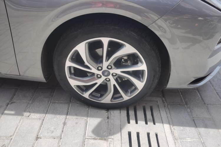 Used Ford Mondeo 2022 EcoBoost 245 Ultimate Model Right Front Wheel Hub