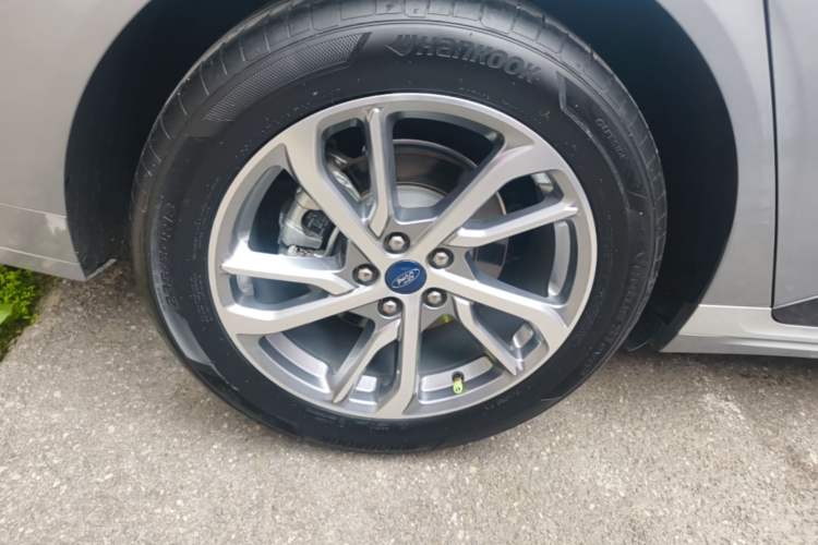 Used Ford Mondeo 2022 Restyled EcoBoost 245 Luxury Version Right Rear Wheel Hub