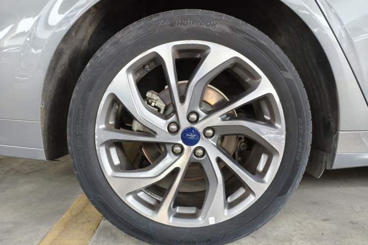 Used Ford Mondeo 2022 EcoBoost 245 Ultimate Model Right Rear Wheel Hub