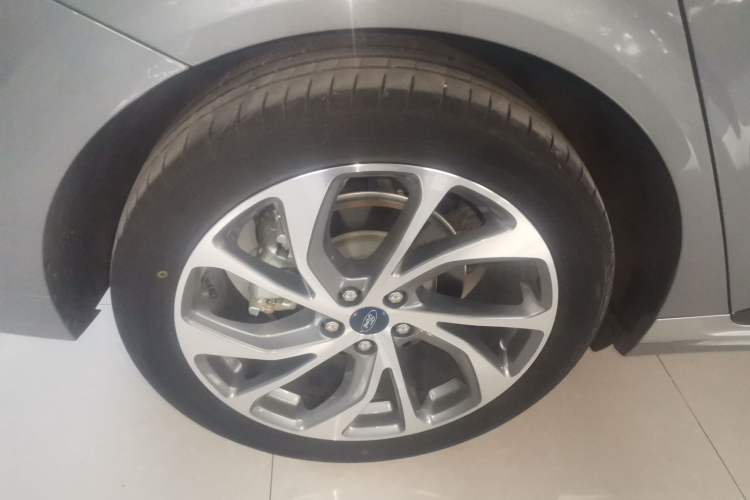 Used Ford Mondeo 2022 EcoBoost 245 Ultimate Model Right Rear Wheel Hub