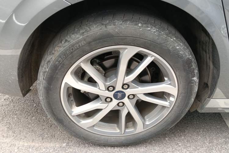 Used Ford Mondeo 2022 Restyled EcoBoost 245 Luxury Version Right Rear Wheel Hub