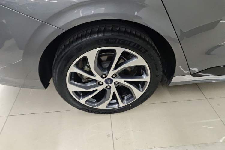 Used Ford Mondeo 2022 EcoBoost 245 Ultimate Model Right Rear Wheel Hub