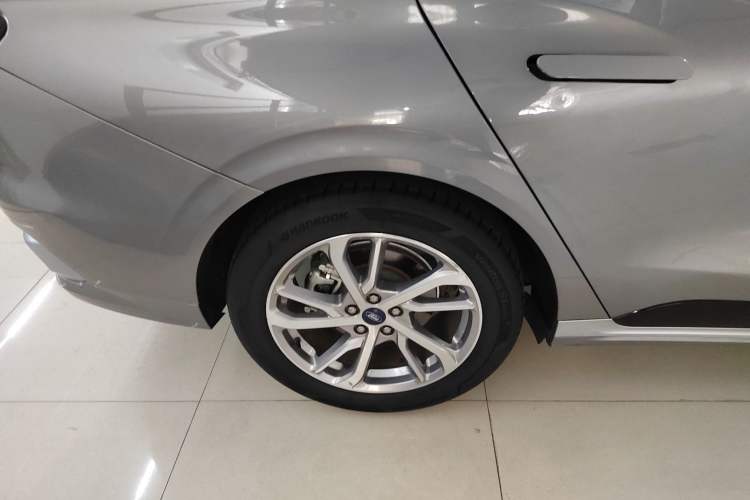 Used Ford Mondeo 2022 Restyled EcoBoost 245 Luxury Version Right Rear Wheel Hub