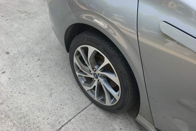 Used Ford Mondeo 2022 Facelifted EcoBoost 245 Ultimate Edition Right Rear Wheel Hub