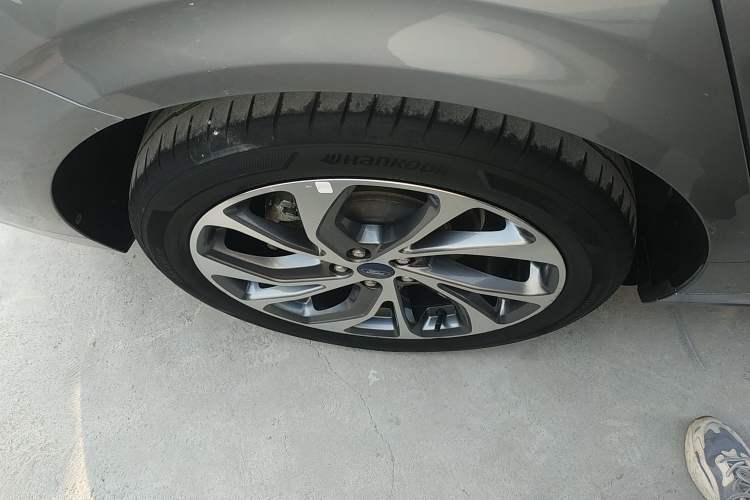 Used Ford Mondeo 2022 EcoBoost 245 Ultimate Model Right Rear Wheel Hub