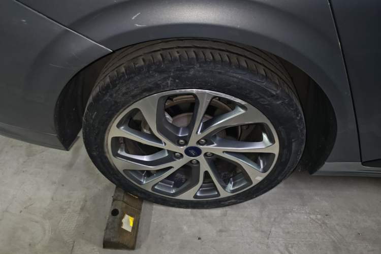Used Ford Mondeo 2022 EcoBoost 245 Ultimate Model Right Rear Wheel Hub