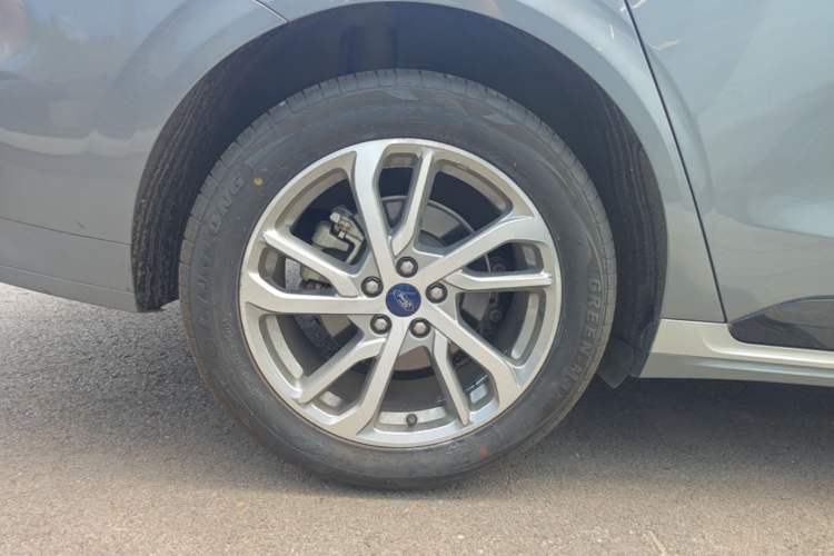 Used Ford Mondeo 2022 Restyled EcoBoost 245 Luxury Version Right Rear Wheel Hub
